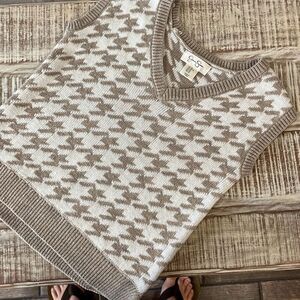 Jessica Simpson Women's V-Neck sweater Vest